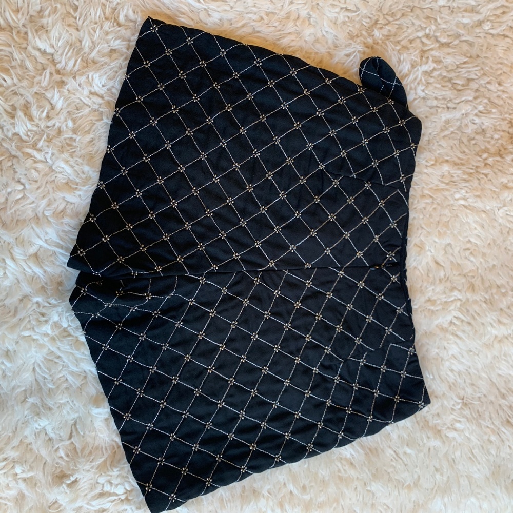 ❌SOLD❌Tularosa Emilia Embellished Embroider Stud - Picture 6 of 8